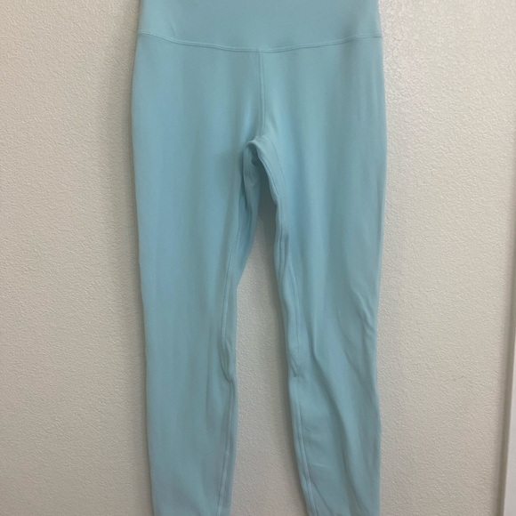 Lululemon Align High-Rise Pant 25"
Icing Blue Size 6 - Picture 3 of 11